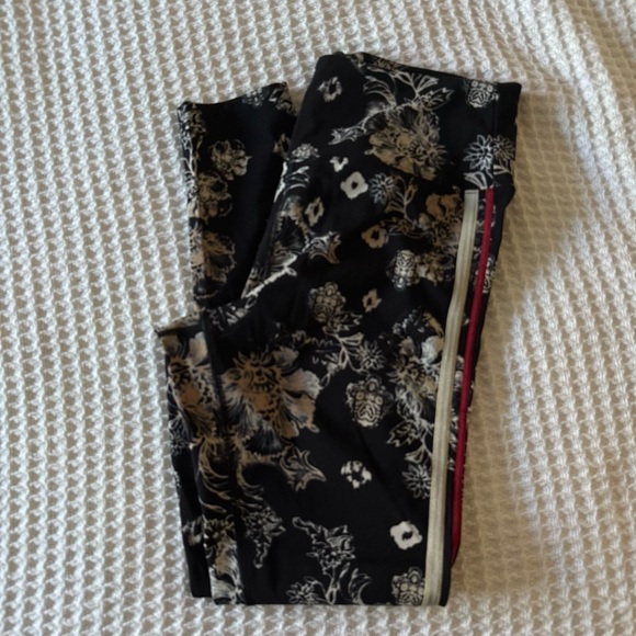 FP Movement Freestyle Floral Striped
Leggings High Rise Ankle Crop Drawstring - Picture 6 of 10